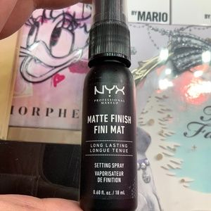 Mini size of nyx  make up matte finish setting spray
